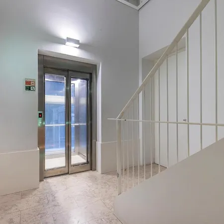 Cozy Downtown By Lovelystay